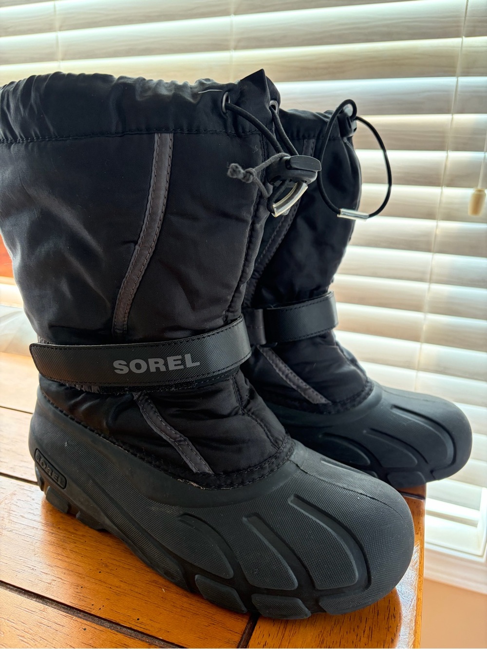 Sorel Youth Size 6 Waterproof Insulated Winter Snow Boots Black EU 38